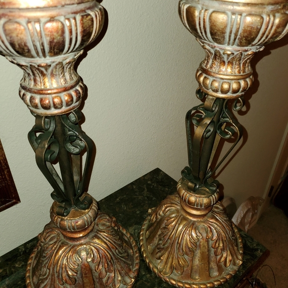 Beautiful Candlestick Set - Picture 4 of 6